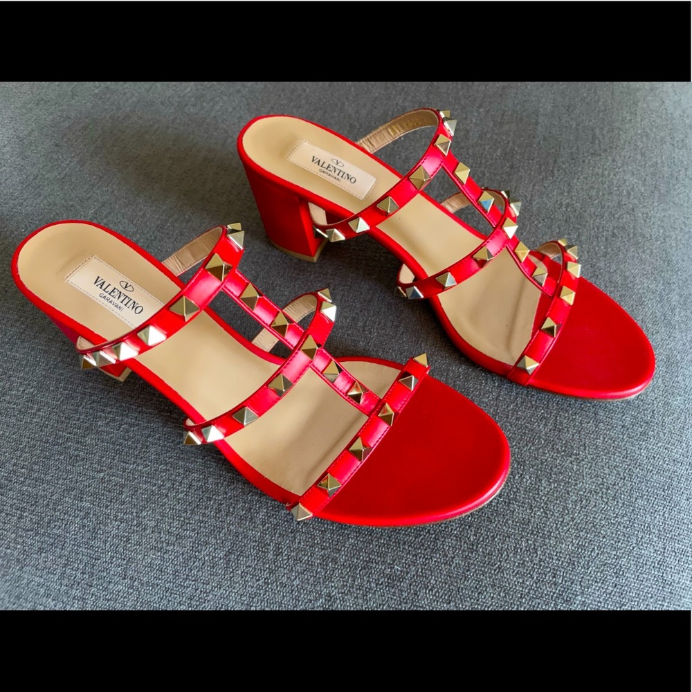 NWT Valentino Garavani
Rockstud Caged Calfskin Slide Sandals - Size 10.5